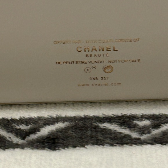 CHANEL  VIP Black Glitter Cosmetic Bag with Gold Chain - Picture 6 of 8